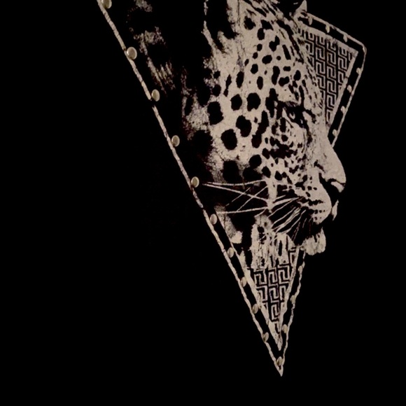 Charlotte Russe Assymetrical Off Shoulder High Low 3-D Tiger Short Sleeve Shirt - Picture 7 of 16